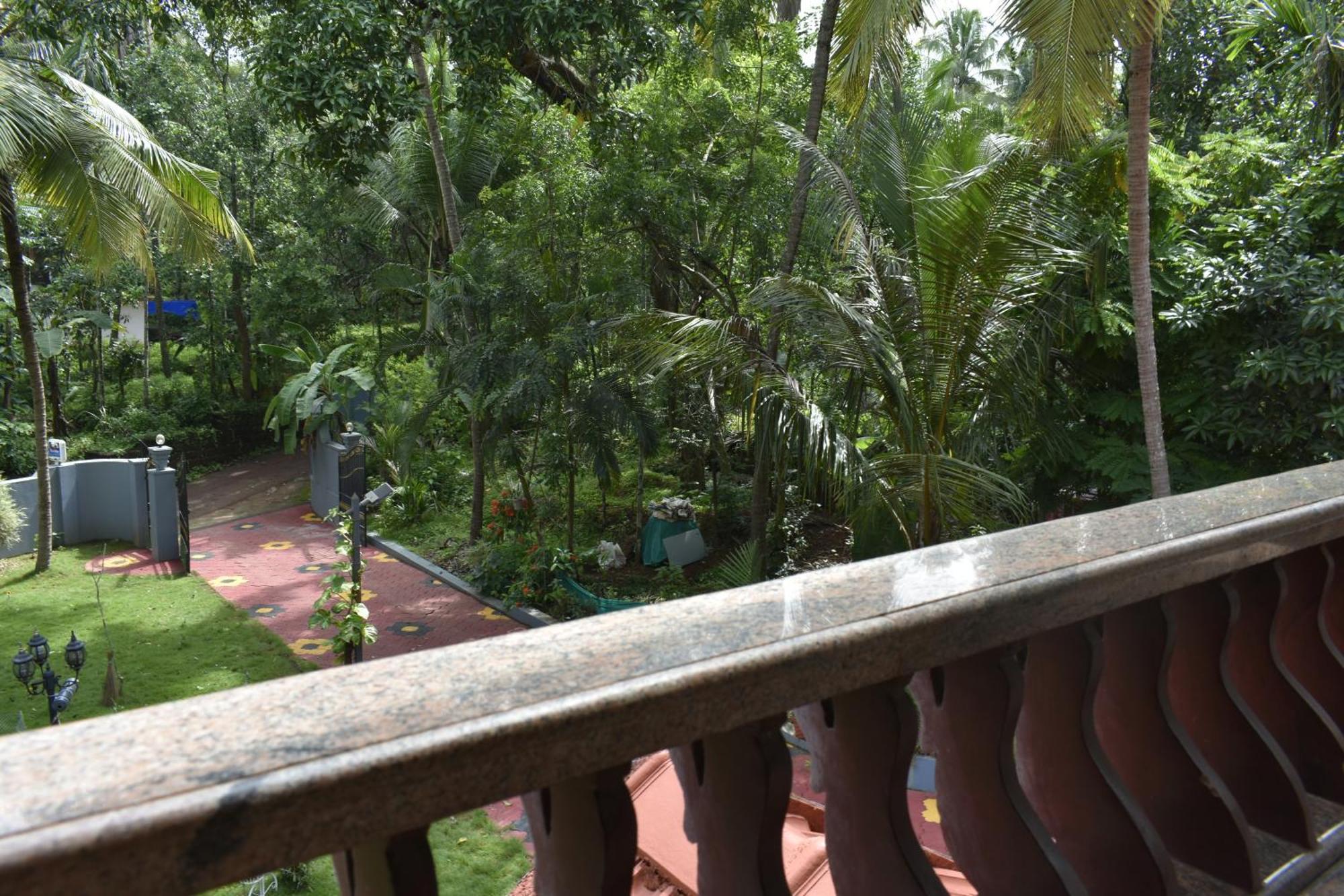Ben'S Villa Kannur ! エクステリア 写真